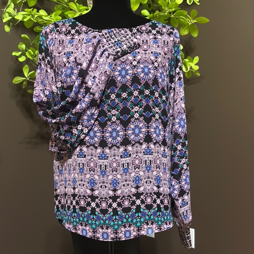 NWT Jennifer Lopez Elegant Jewel Patterned Top